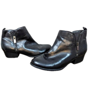 Unisa black ankle boots, sz 8.5